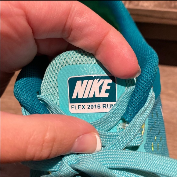 (7) Nike Flex Run 2016 - Picture 10 of 15